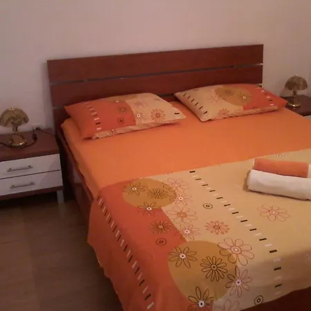 With Parking Space Vinisce, Trogir - 12248 アパート