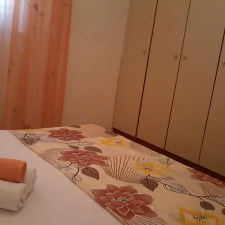 With Parking Space Vinisce, Trogir - 12248 Апартаменти