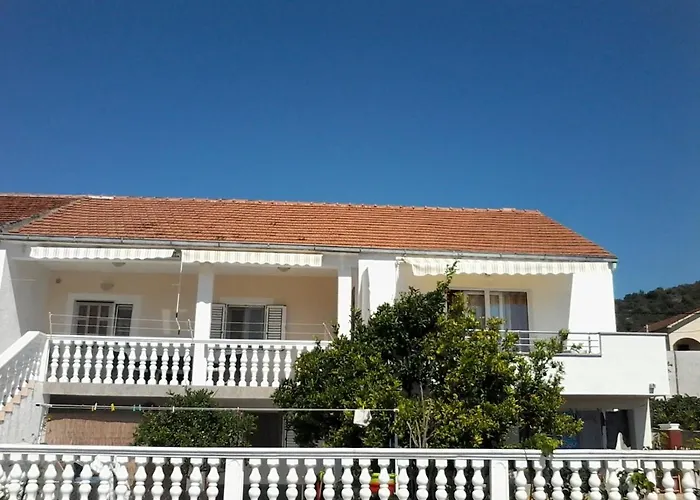 アパート With Parking Space Vinisce, Trogir - 12248 Vinišće