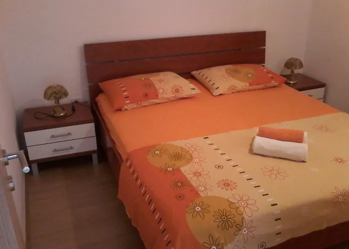 With Parking Space Vinisce, Trogir - 12248 アパート