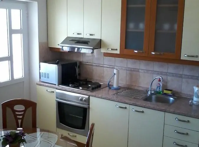 アパート With Parking Space Vinisce, Trogir - 12248 Vinišće
